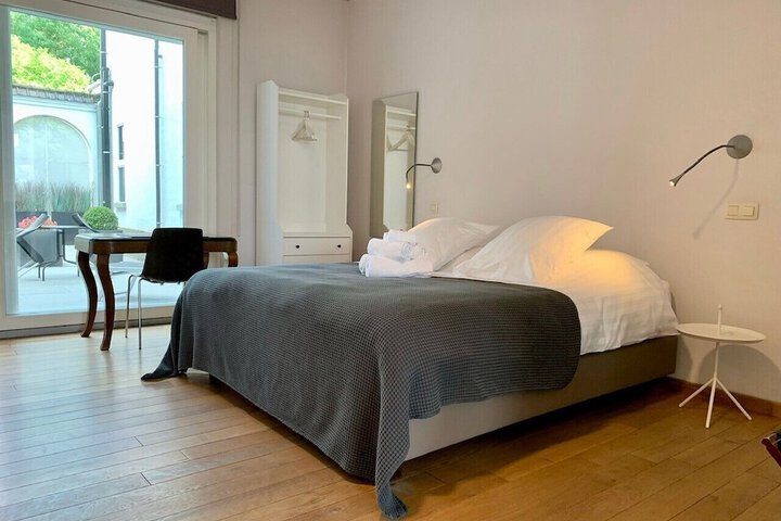 Room 3 of 47