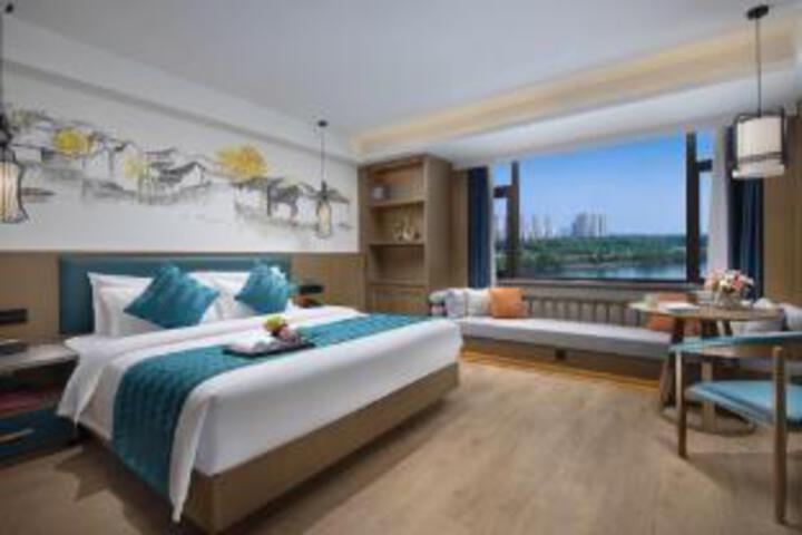 Room 9 of 10