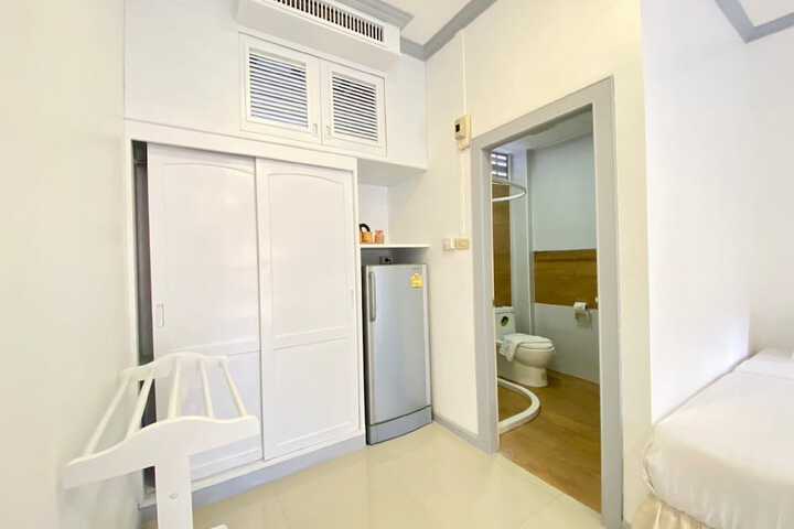 Room 62 of 103
