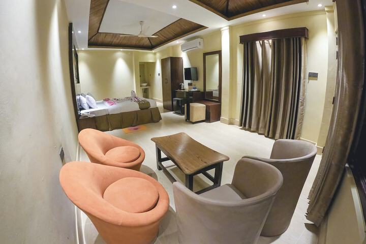Room 16 of 44