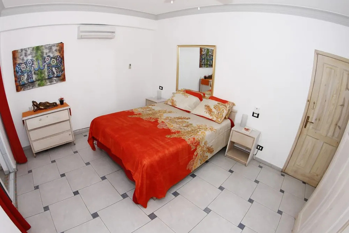 Room 6 of 23