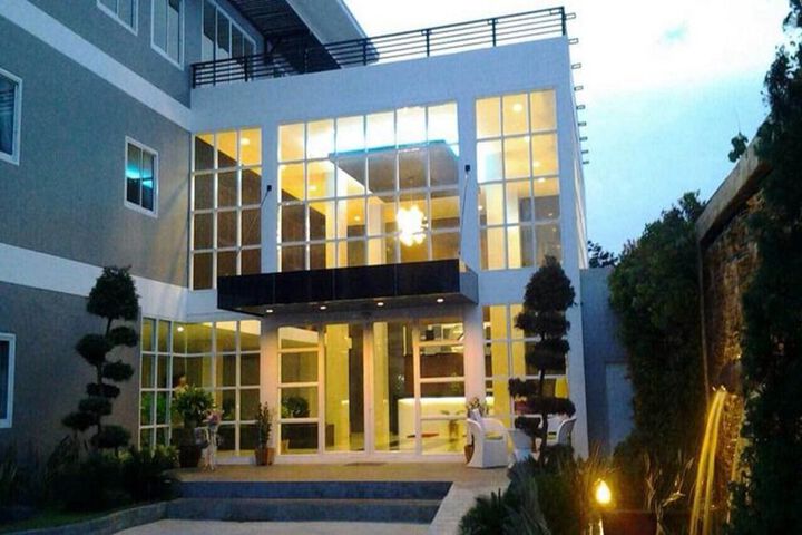 The Zara Doubletree Hotel