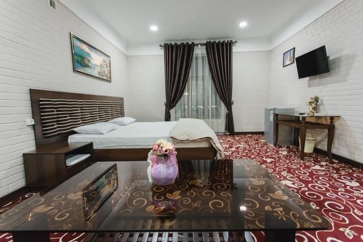 Room 4 of 22