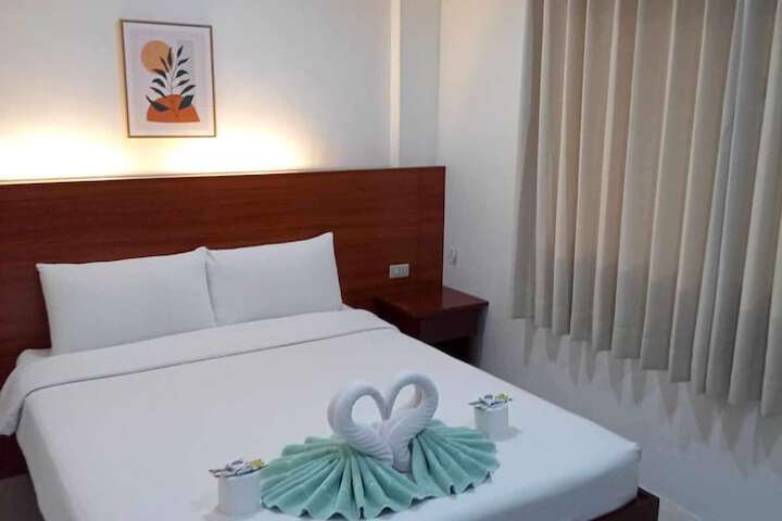 Room 4 of 36
