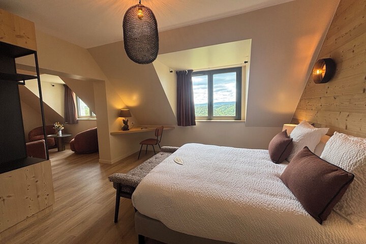 Room 4 of 30