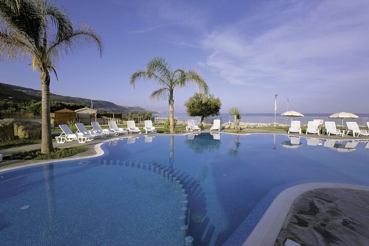 Pools & Facilities
