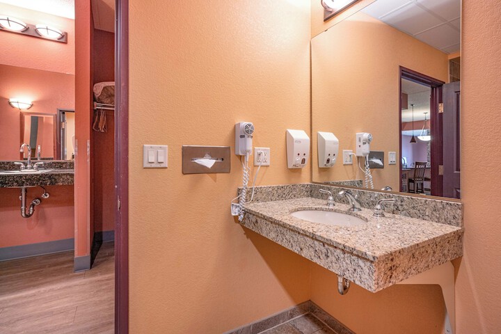 2 Queen Beds Mobility Accessible Villa Golf View (6 of 68)