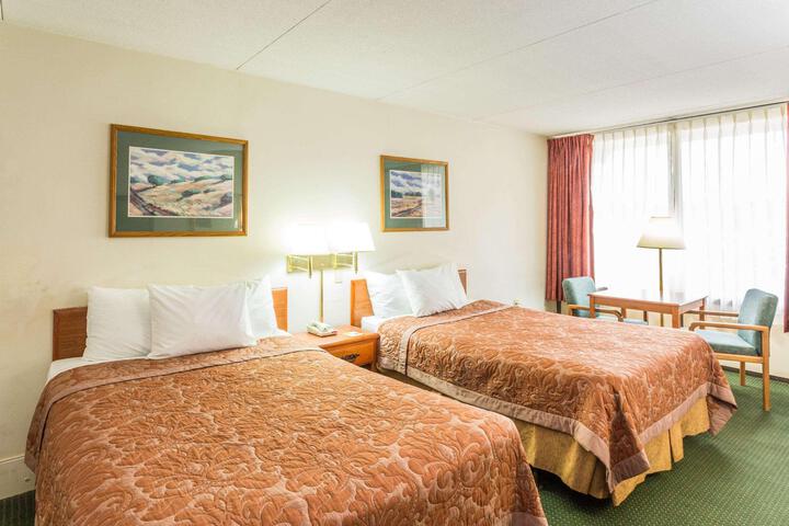 Double Accessible King Size Bed (1 of 9)