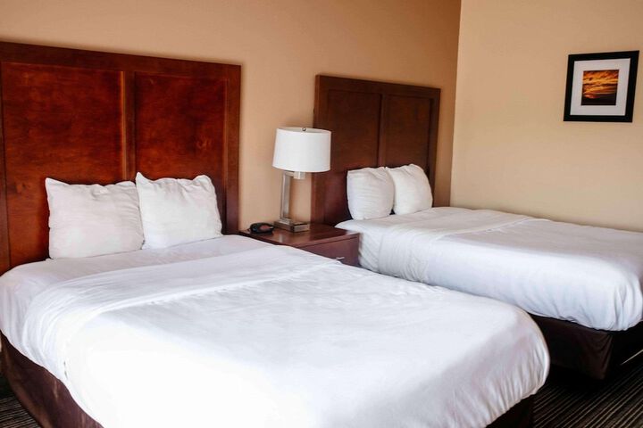 2 Double Beds (15 of 19)