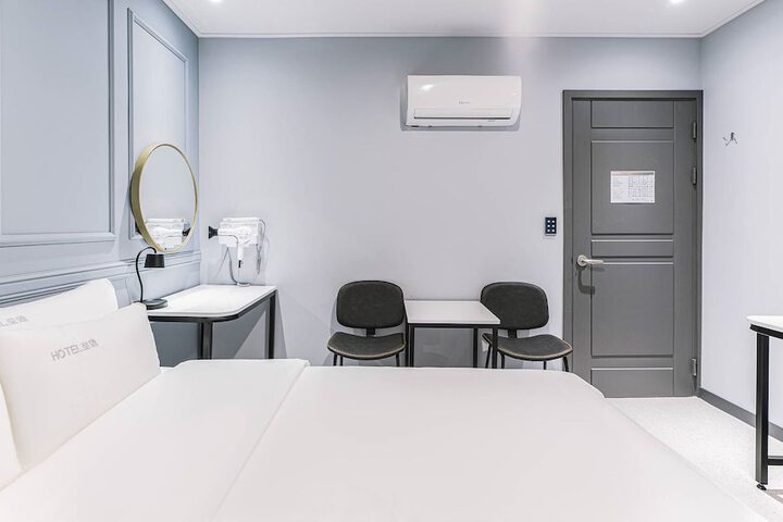 Room 26 of 78