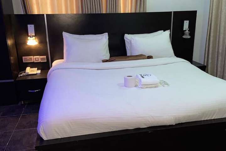 Room 5 of 22