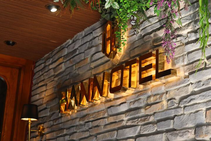 Hotel 86 of 90