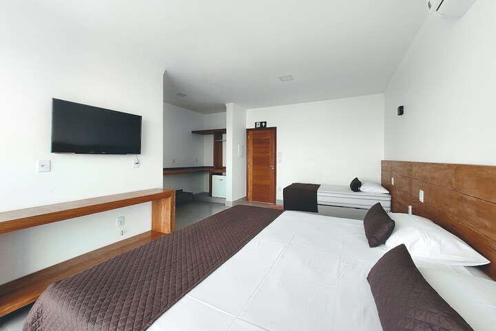 Room 6 of 58