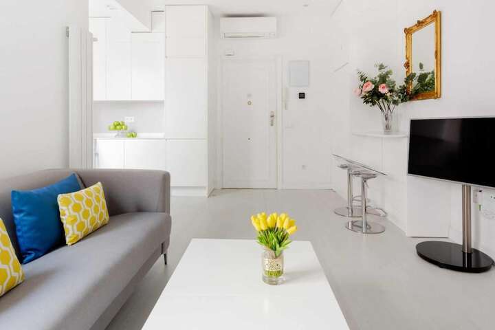 Room 32 of 49
