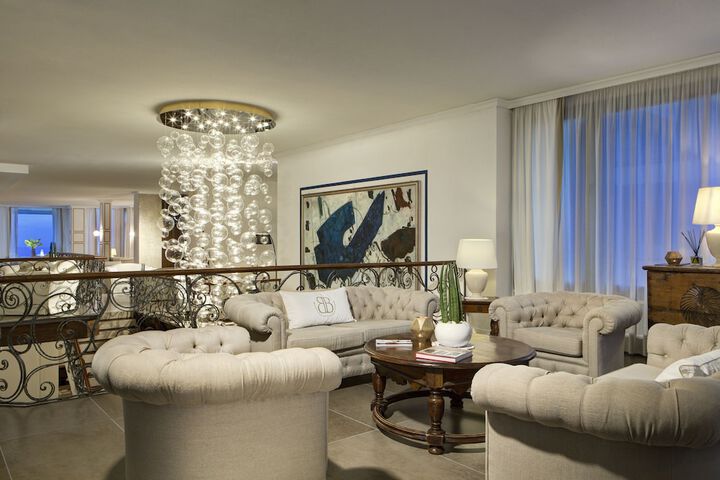 Guest Lobby