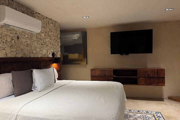 Room 51 of 160