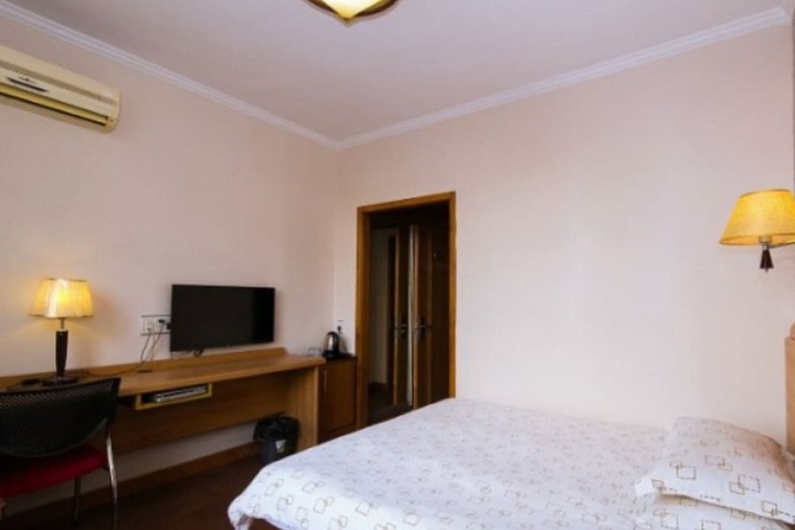 Hotel Suite Photo