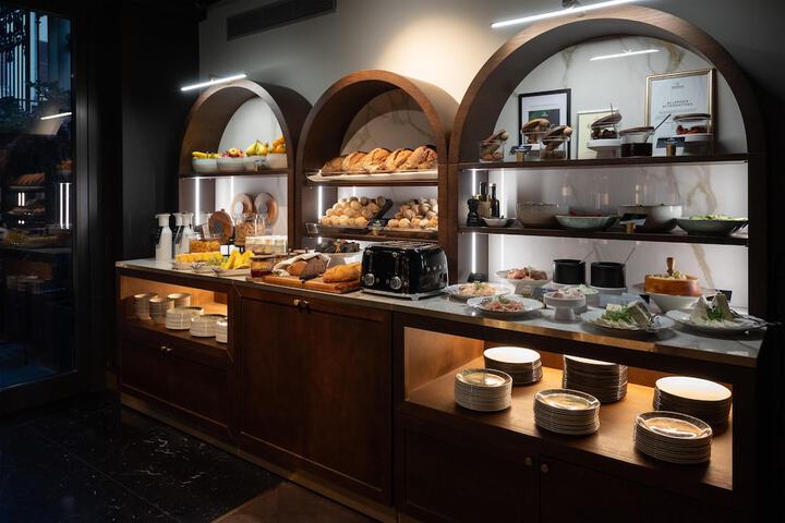Breakfast/Coffee Service 80 of 116