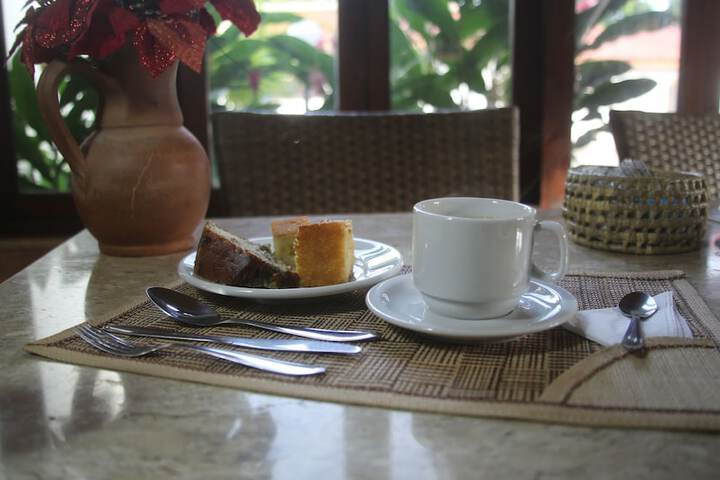 Dining 36 of 72