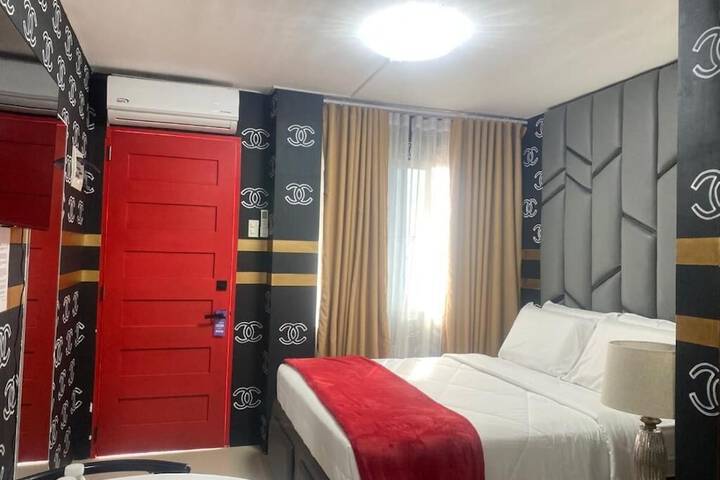 Room 6 of 37