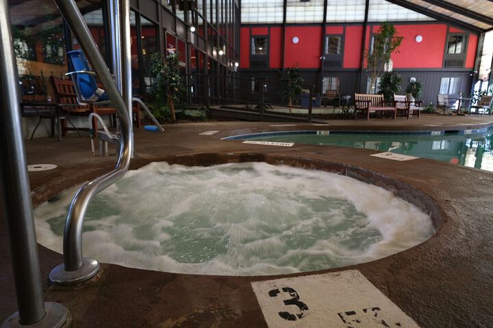 Indoor spa tub
