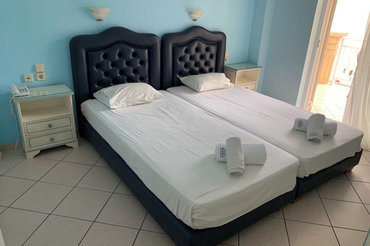 Room 2 of 31