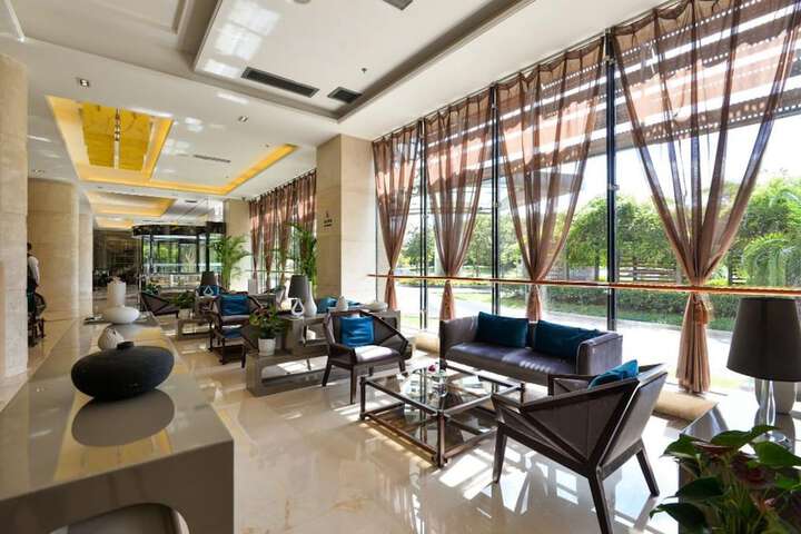 Guest Lobby