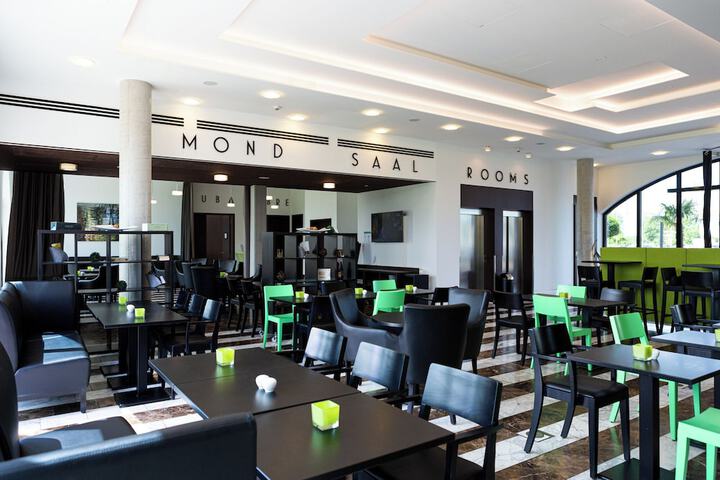 Guest Lobby