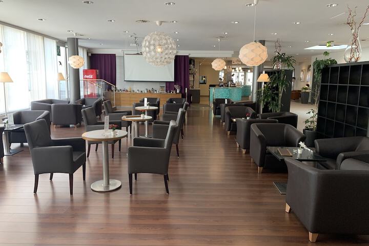 Guest Lobby