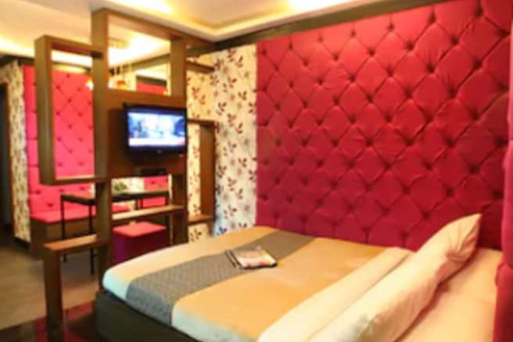 Room 9 of 14