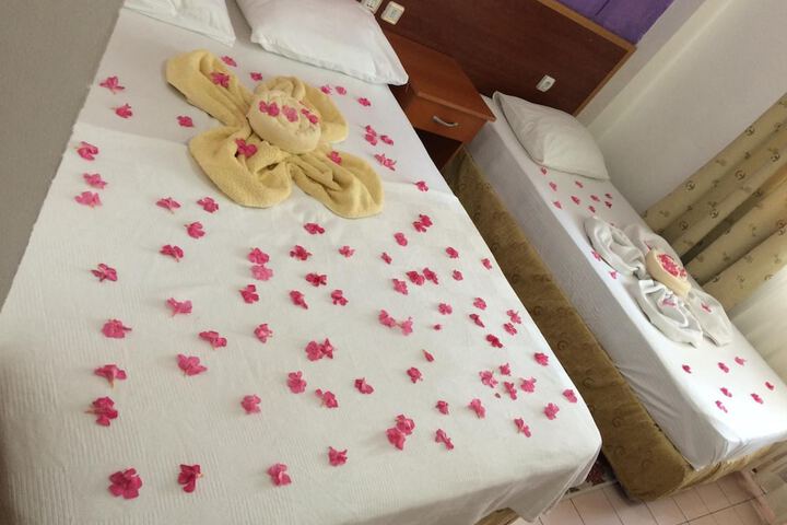 Room 10 of 65