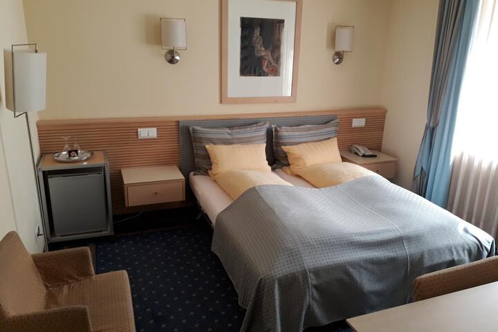 Room 9 of 45