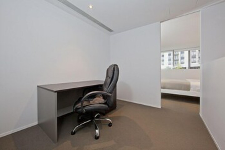 Room 10 of 30