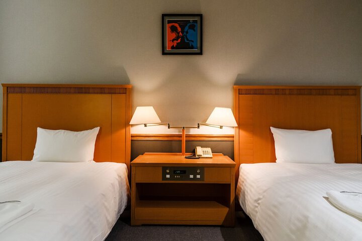 Room 18 of 115