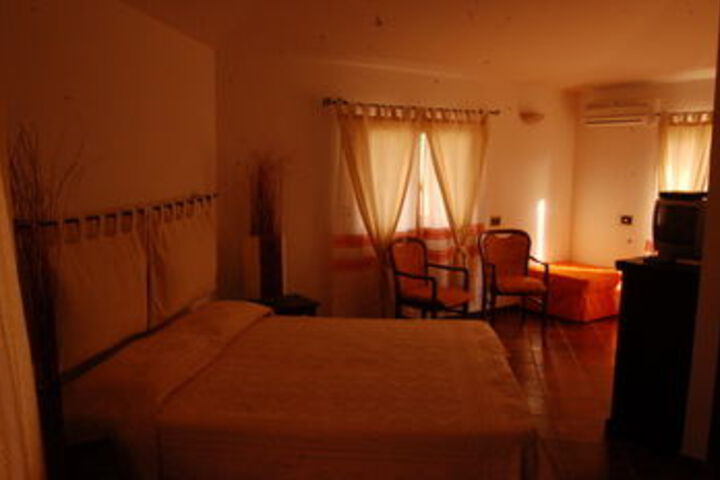 Room 12 of 29