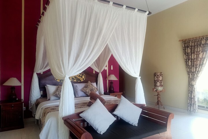 Room 9 of 43