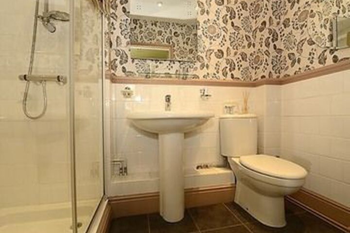 Room 2 of 17