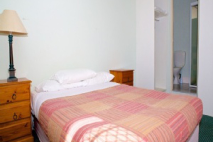 Room 103 of 119