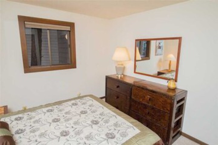 Room 13 of 16