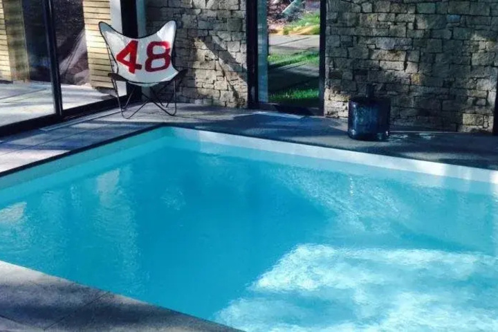 Pool 14 of 18