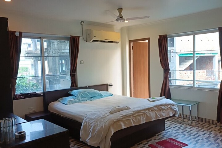 Room 5 of 20