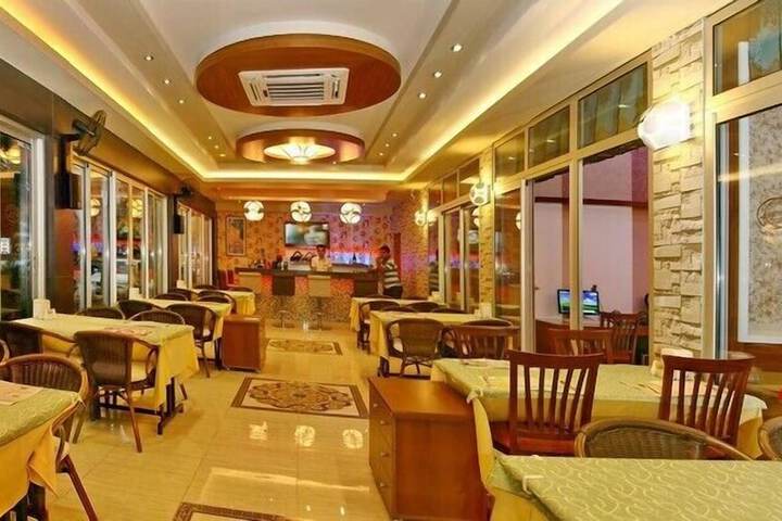 Dining Photos