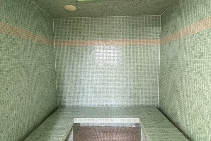 Room 43 of 69