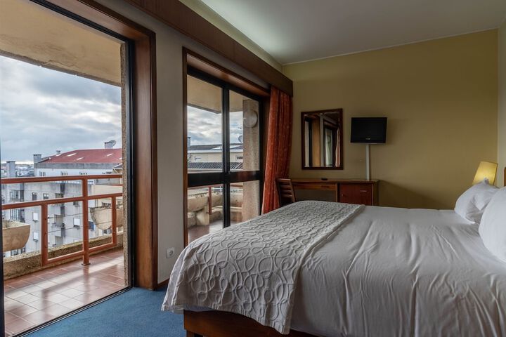 Room 3 of 75