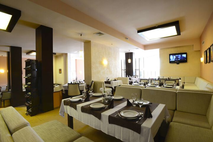 Dining 64 of 89