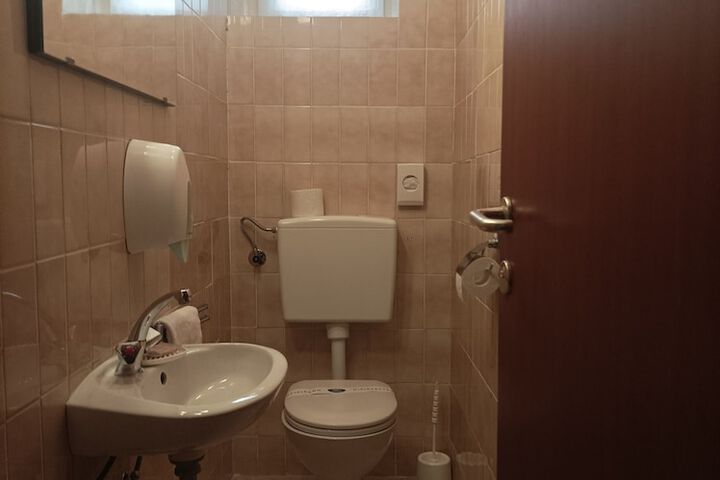 Room 12 of 31