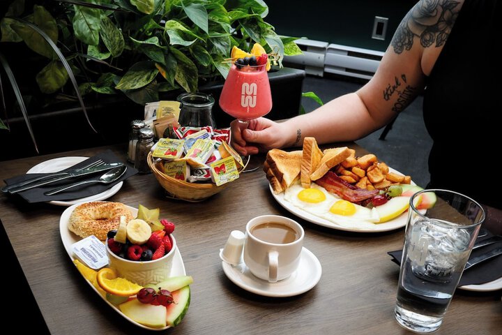 Breakfast/Coffee Service 26 of 33