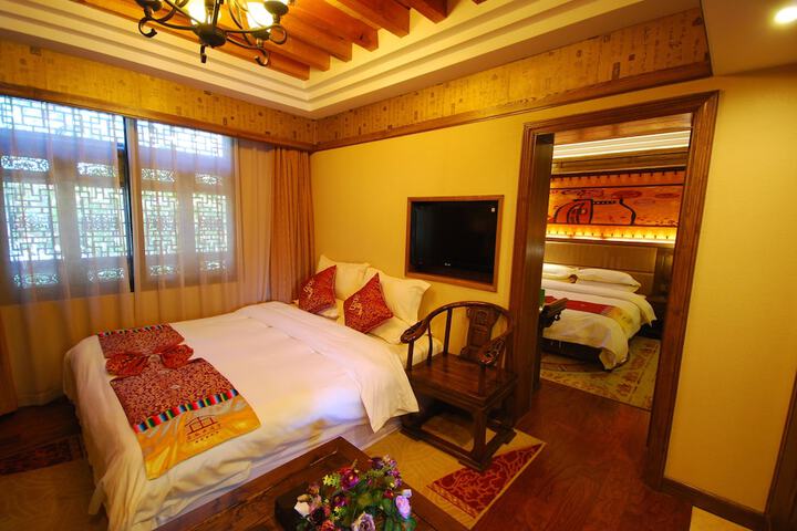 Room 10 of 28