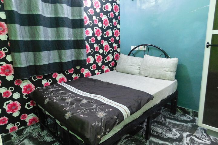 Room 2 of 20