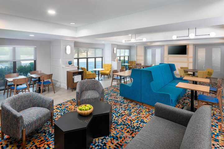Entrance & Lobby